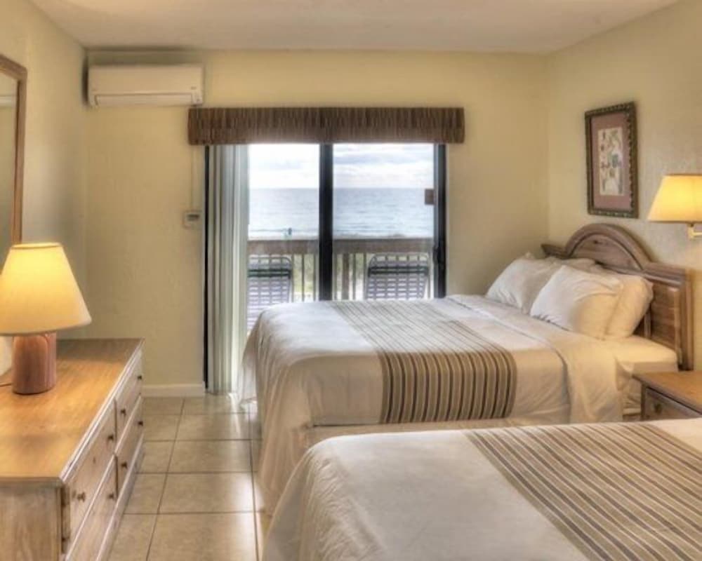 Condo, 1 Bedroom, Kitchenette