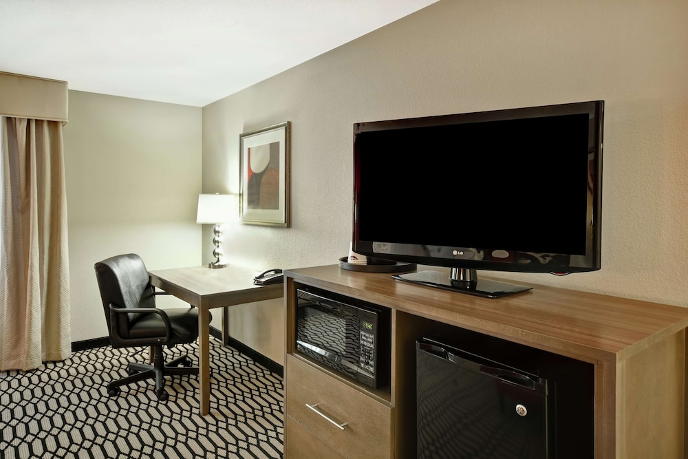 Room, 1 King Bed, Accessible, Non Smoking photo 1