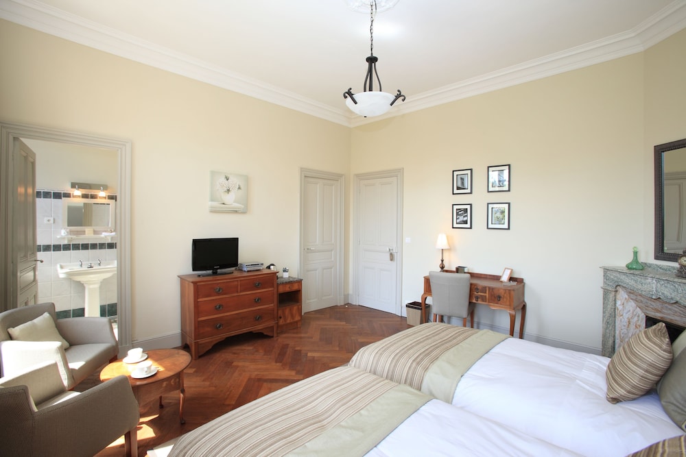 Superior Double or Twin Room photo 3