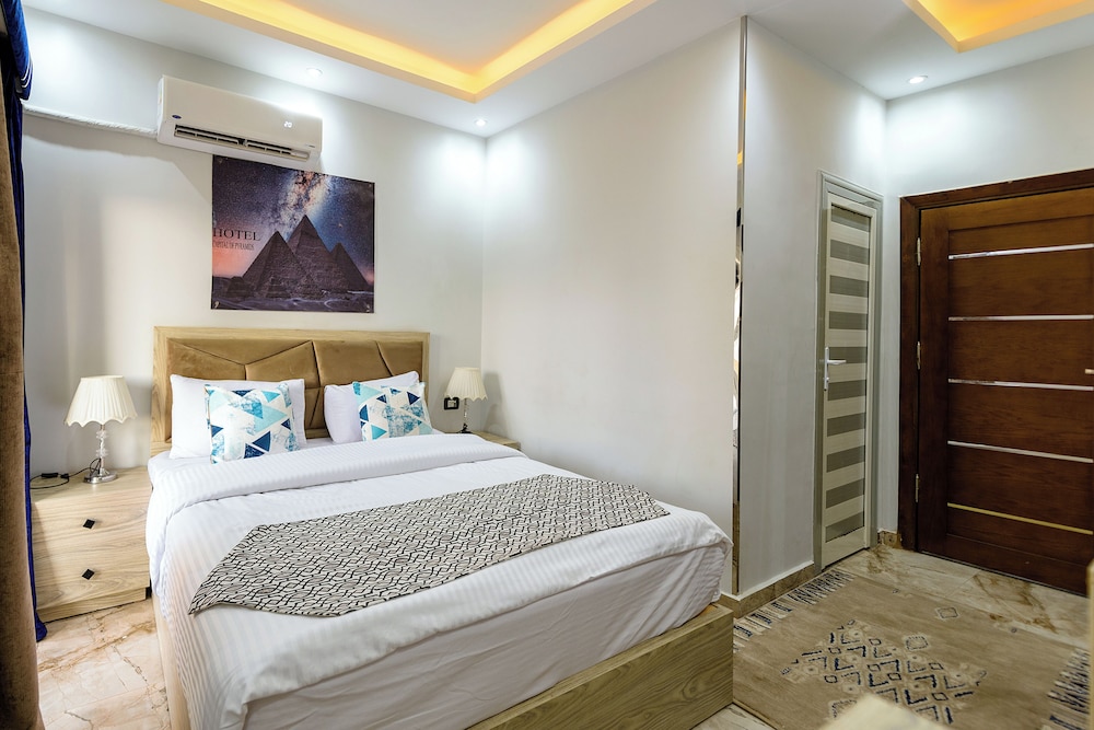 Executive Double Room with Panoramic Pyramids view & Terrace photo 1