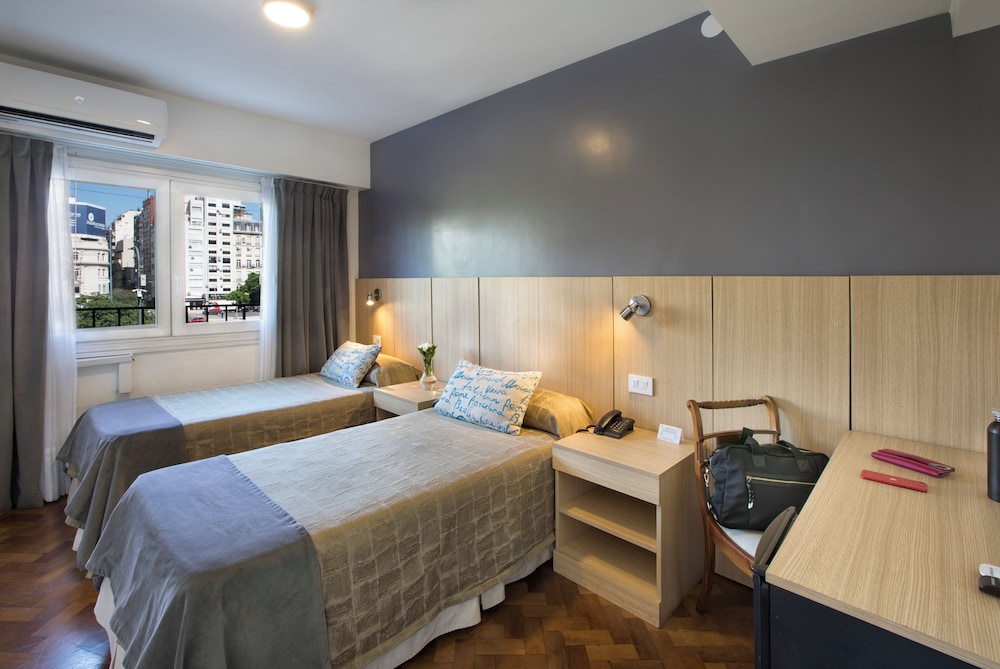 Triple Room, 3 Twin Beds photo 1