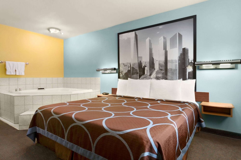 Room, 1 King Bed, Non Smoking - Photo 2