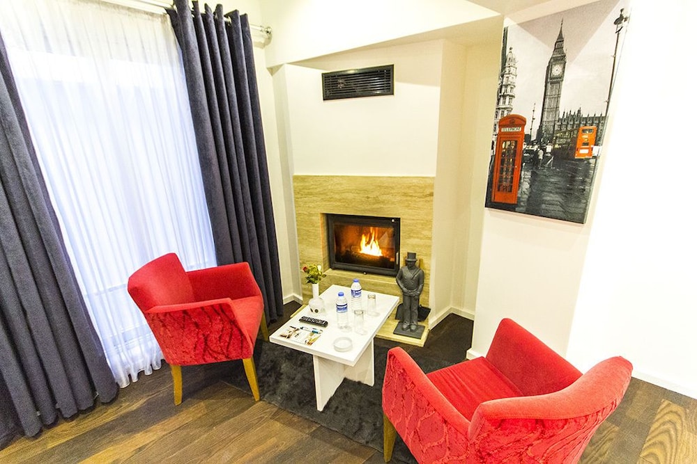 Luxury Suite, Fireplace photo 3