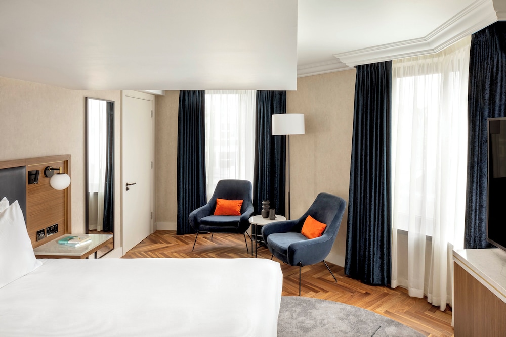 Suite (Octagon)