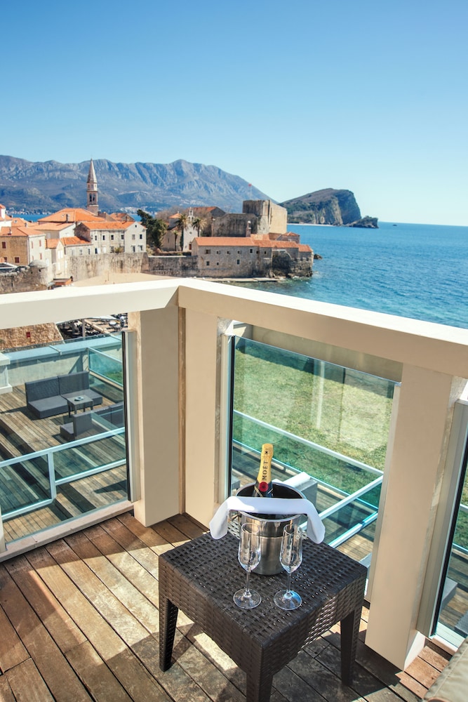 Presidential Penthouse, 2 Bedrooms, Balcony, Sea View photo 3