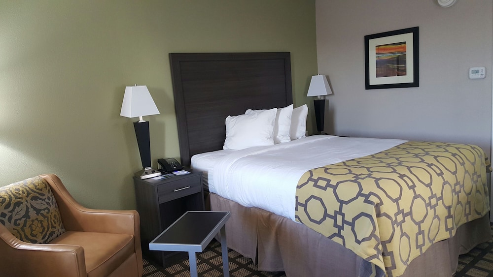 Room, 1 Queen Bed, Non Smoking (Efficiency) - Photo 2