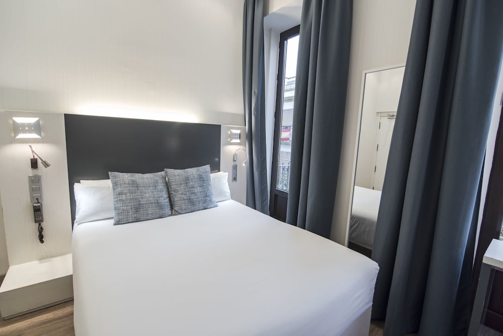Standard Double Room - Photo 3