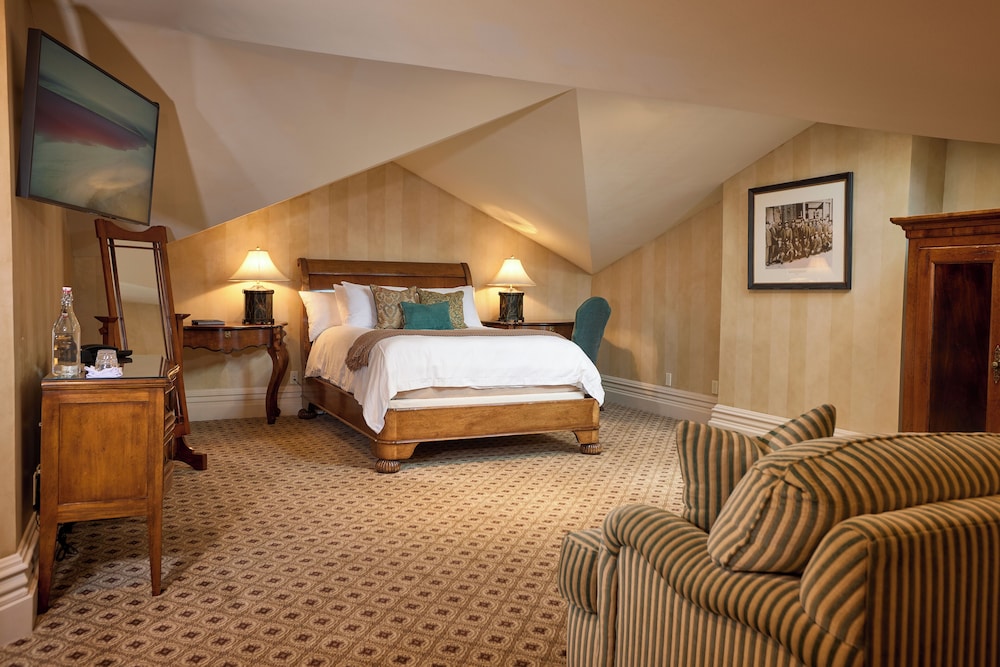Grand Room 10