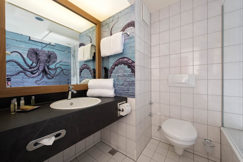 Standard Double Room - Photo 12