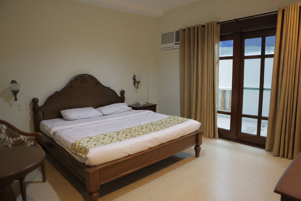Deluxe Room, 1 Queen Bed