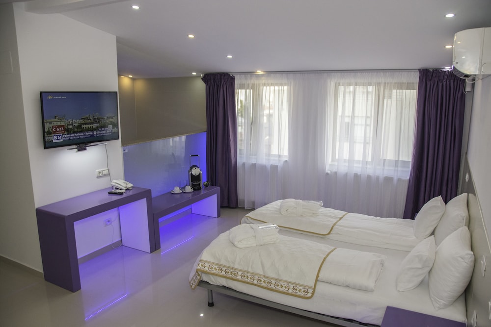 Deluxe Triple Room, Non Smoking, Sauna photo 1