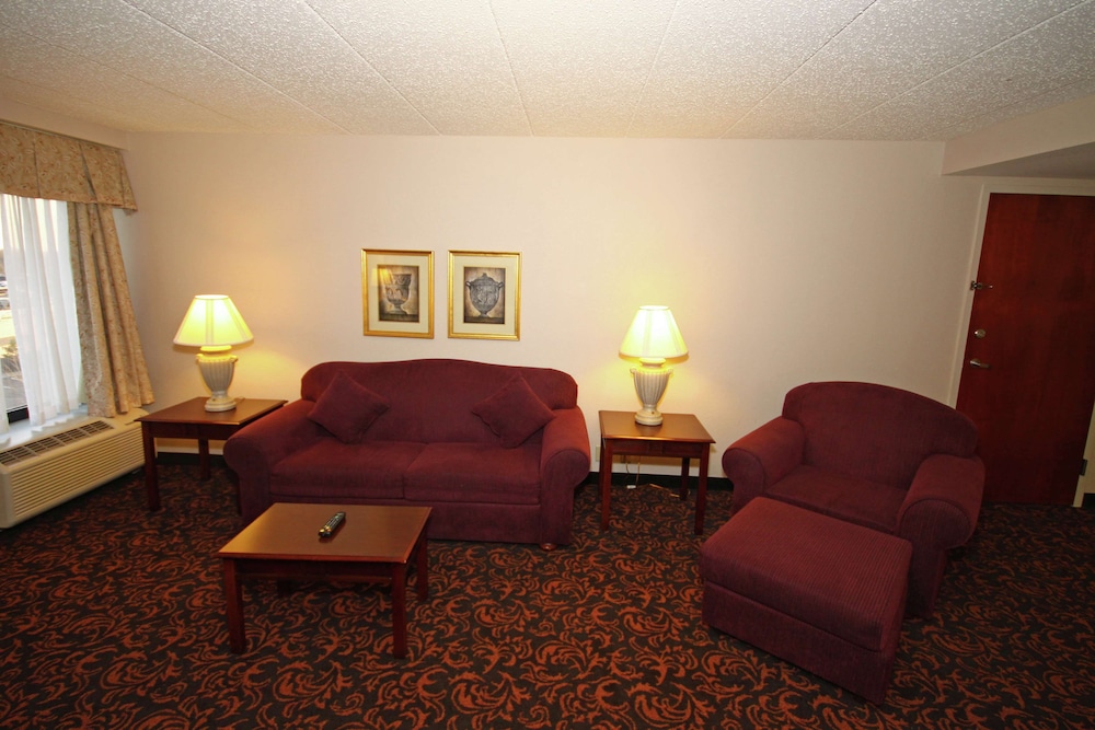 Suite, 1 King Bed, Non Smoking, Kitchen - Photo 6