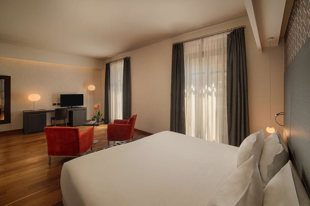 Premium Room (Extra Large Extra Bed 3 adults) - Photo 2