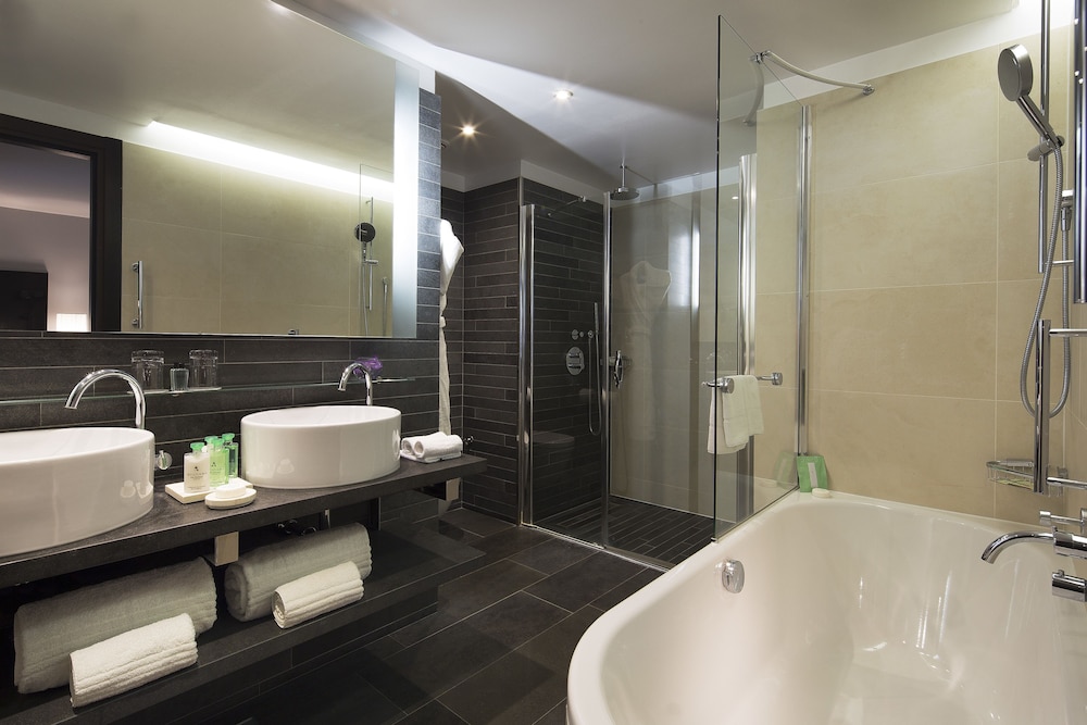 Suite, 1 King Bed, Terrace, Tower (Arc de Triomphe, Eiffel Tower View) Suite, 1 King Bed, Terrace, Tower (Arc de Triomphe, Eiffel Tower View)