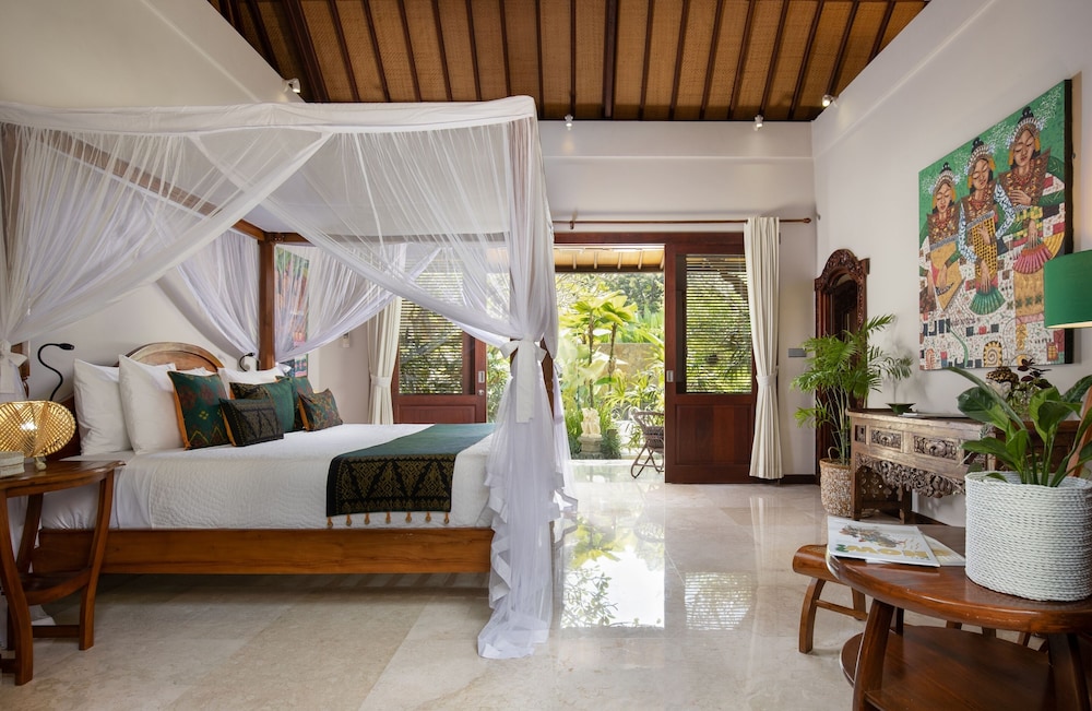 Standard Suite (Garden View)