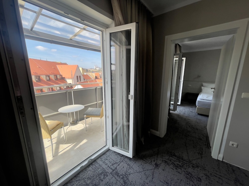 Suite photo 1