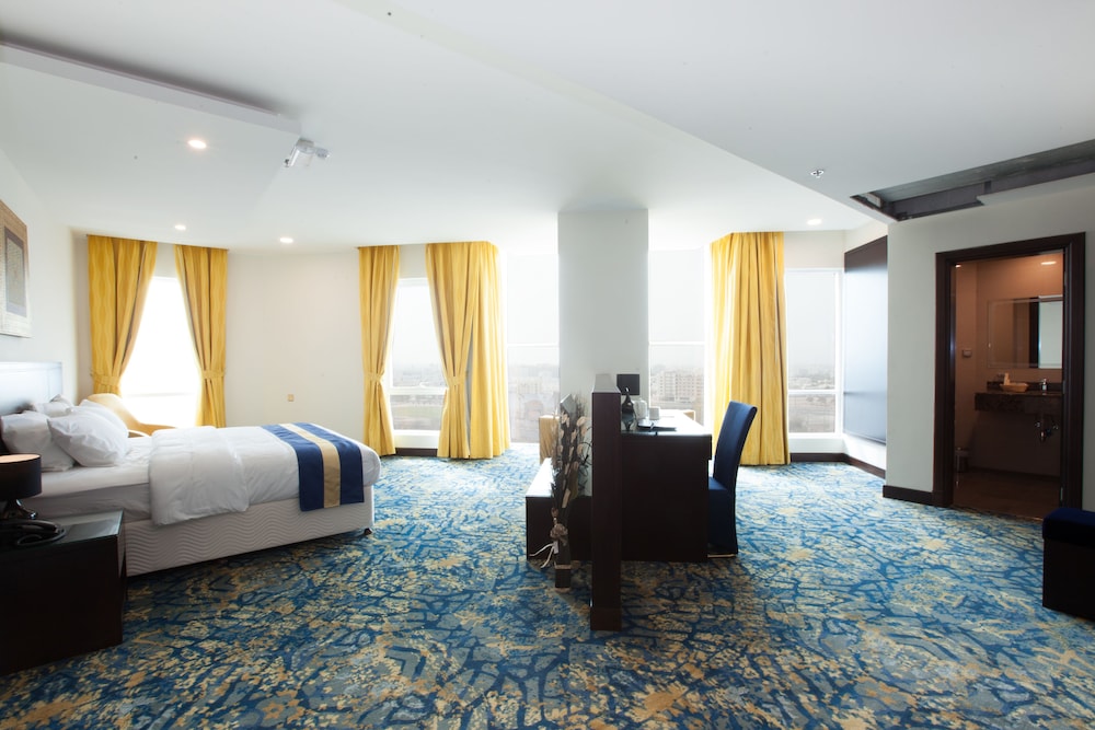 Superior Suite, 1 Double Bed, City View photo 1
