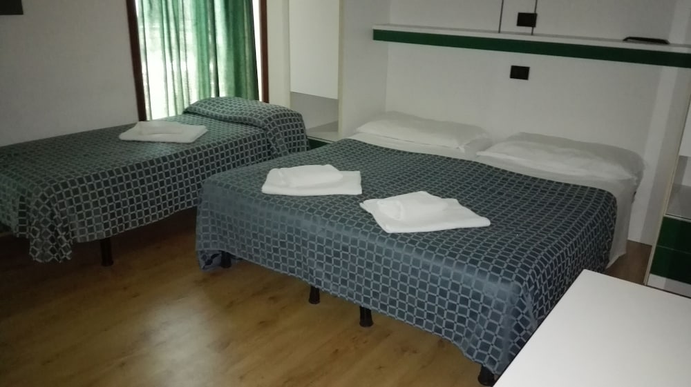 Quadruple Room photo 2