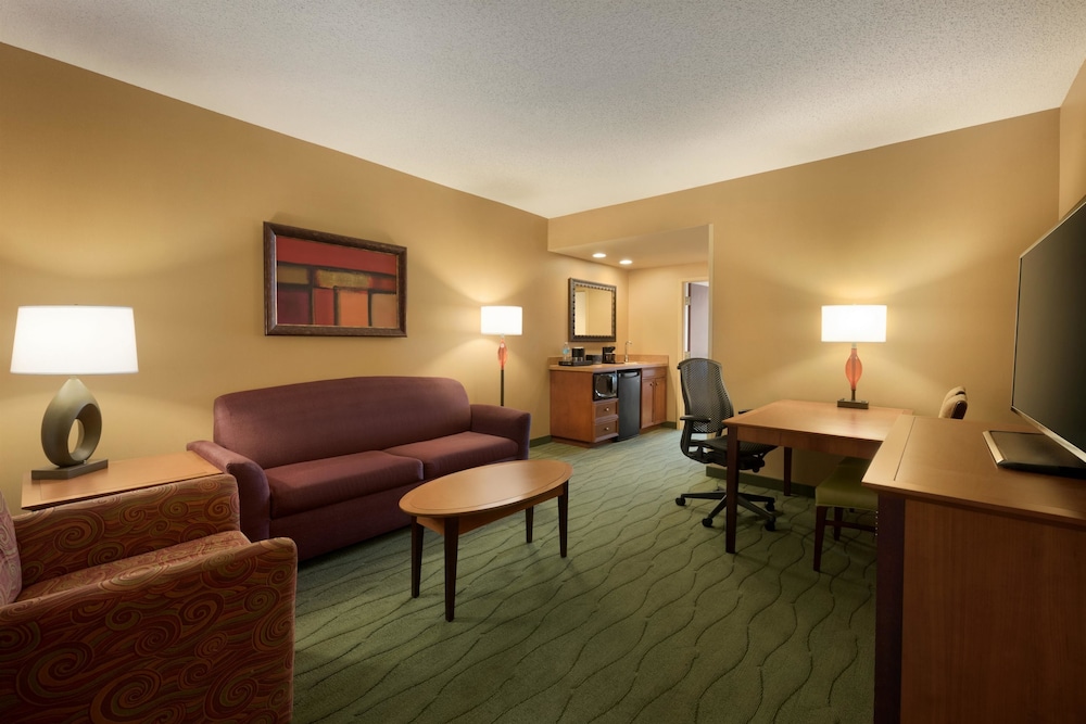 Suite, 2 Double Beds, Accessible, Bathtub - Photo 1