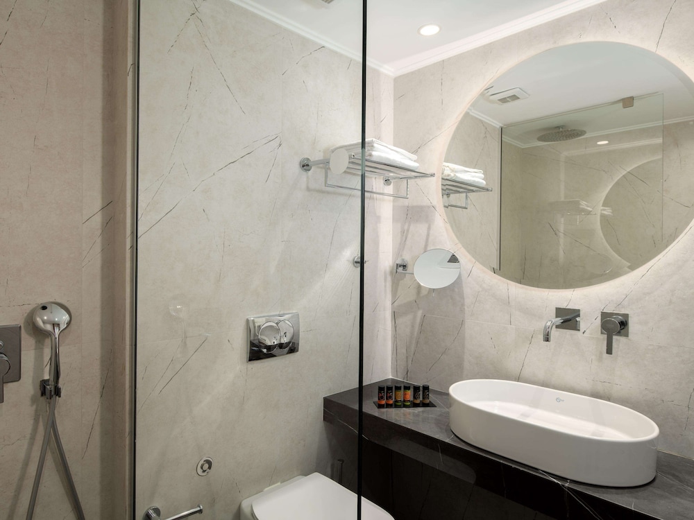 Premium Suite, Jetted Tub (Outdoor-Family) - Photo 5