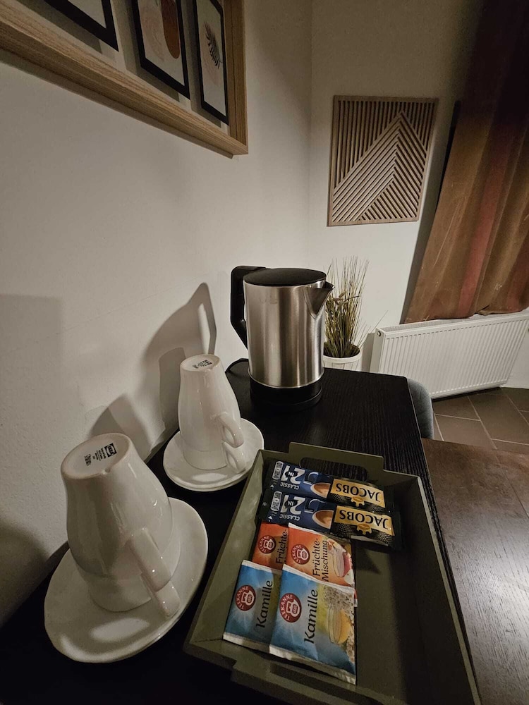 Studio, Multiple Beds, Kitchen photo 3