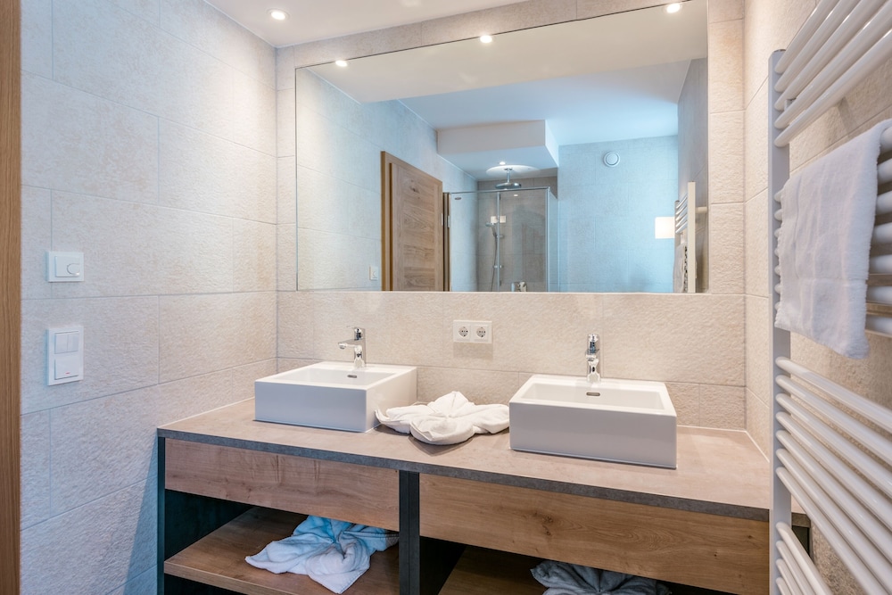 Deluxe Apartment, 2 Bedrooms, Balcony (60m²) photo 3