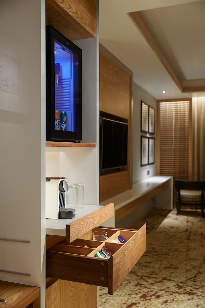 Executive Double Room, 1 Double Bed - Photo 14