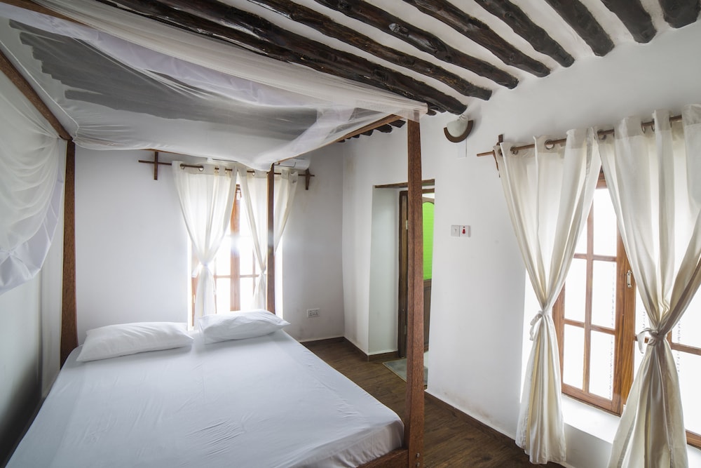 Standard Room, City View photo 1