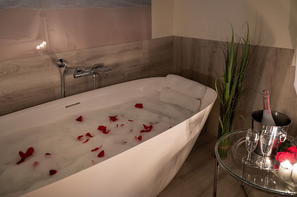 Luxury Studio Suite photo 3
