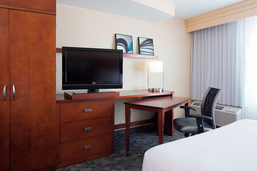 Room, 2 Queen Beds - Photo 2