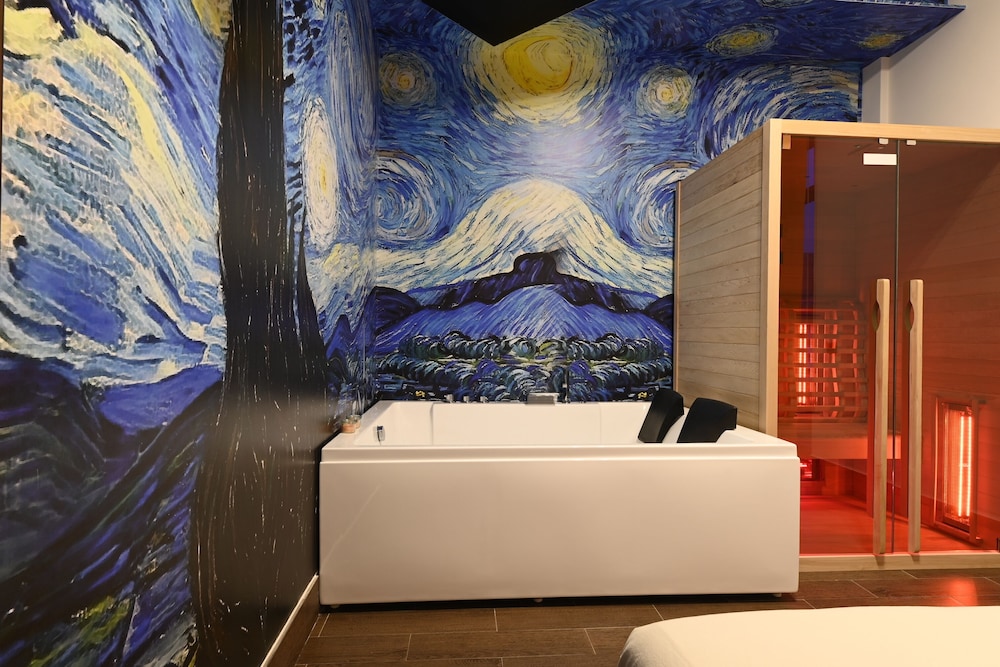 Studio Suite, Balcony, Pool View photo 1