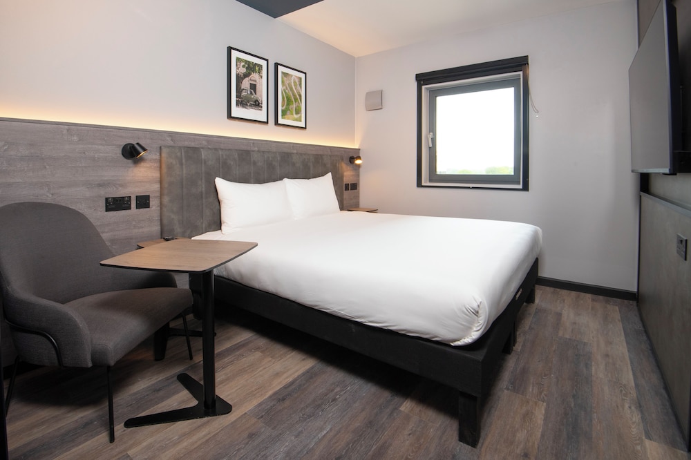 Standard Twin Room, 2 Twin Beds - Photo 1