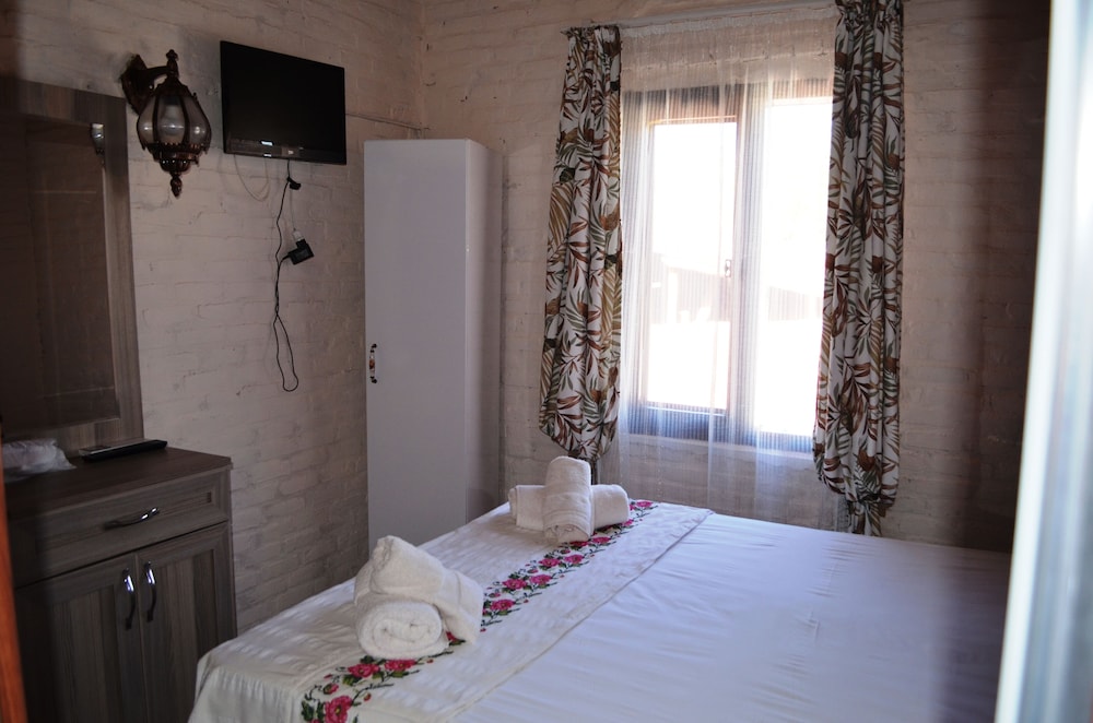Standard Double Room - Photo 5