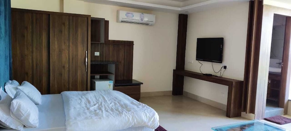 Deluxe Room - Photo 1