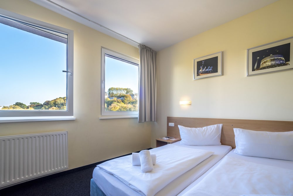 Double Room - Photo 7