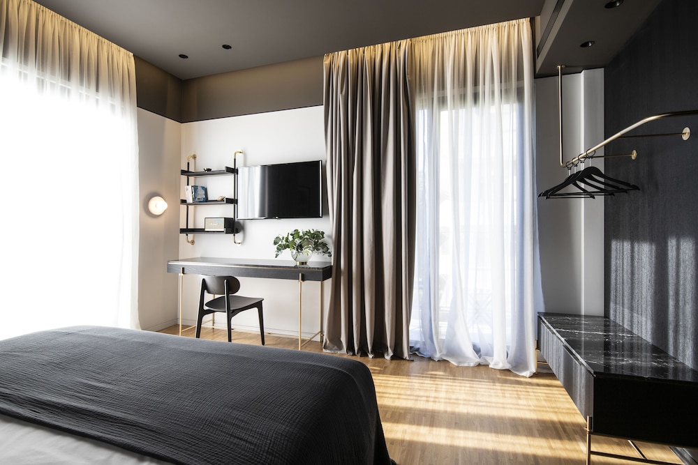 Deluxe Room, Balcony