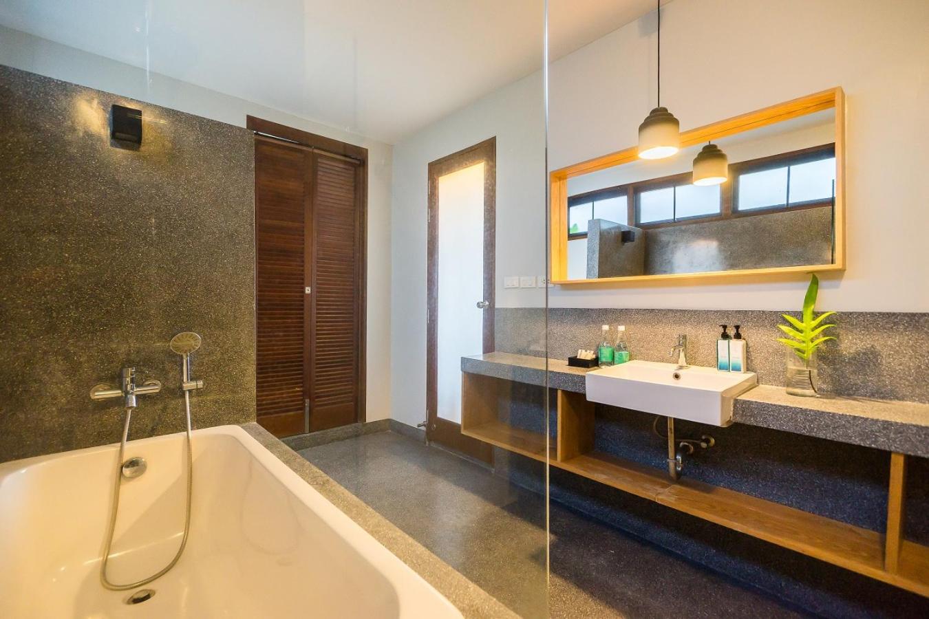 Beach Front Pool Villa  With One-way Airport Transfer photo 3