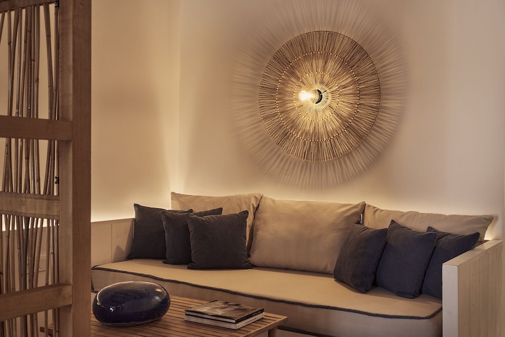 Deluxe Room - Photo 2