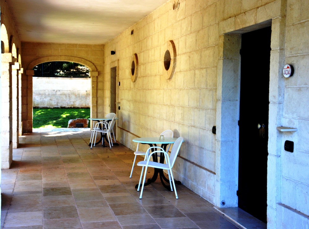 Classic Double or Twin Room - Photo 6