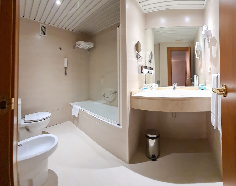 Single Room - Photo 1
