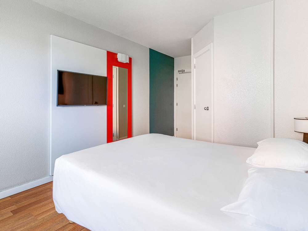 Standard Room, 1 Double Bed - Photo 4