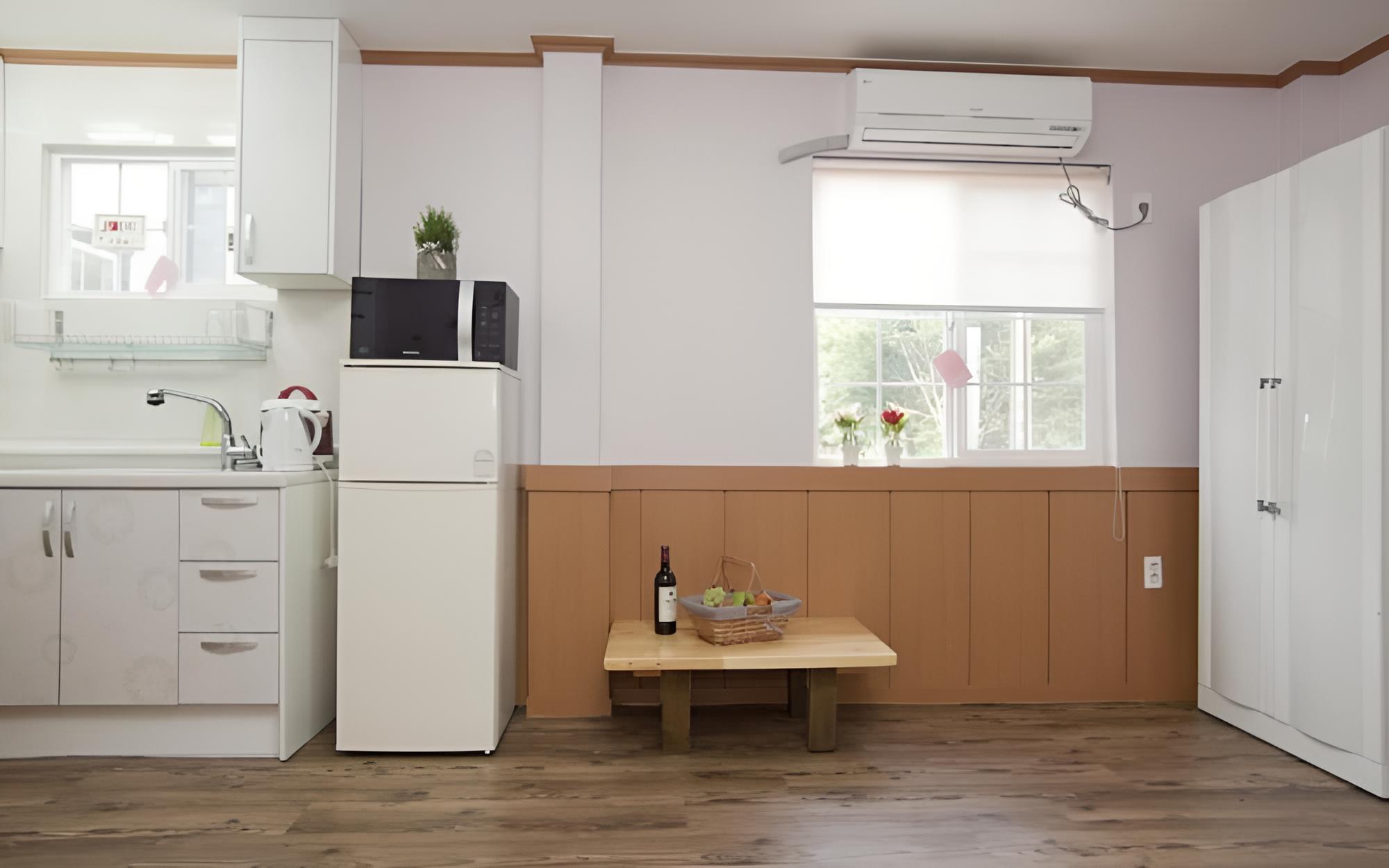 Room (Scorpio) - Photo 1