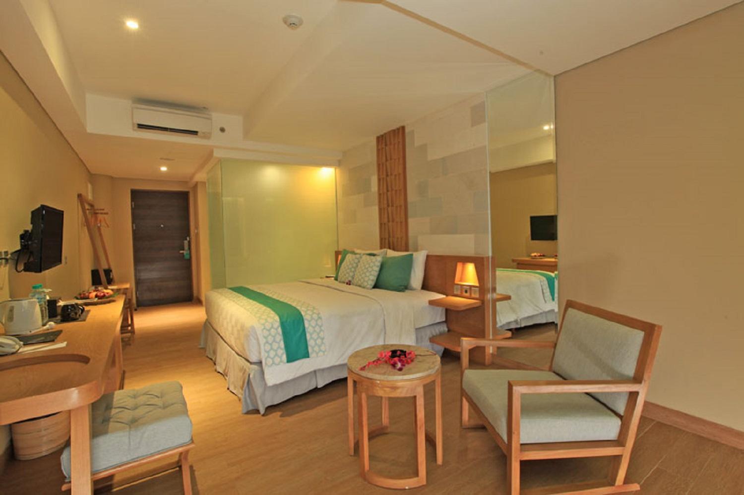 Luxury Suite with Balcony photo 3