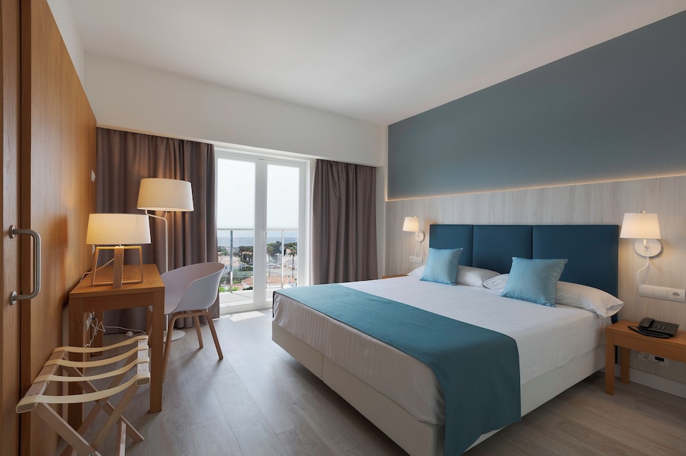 Junior Suite, Sea View (2 Adults) - Photo 1