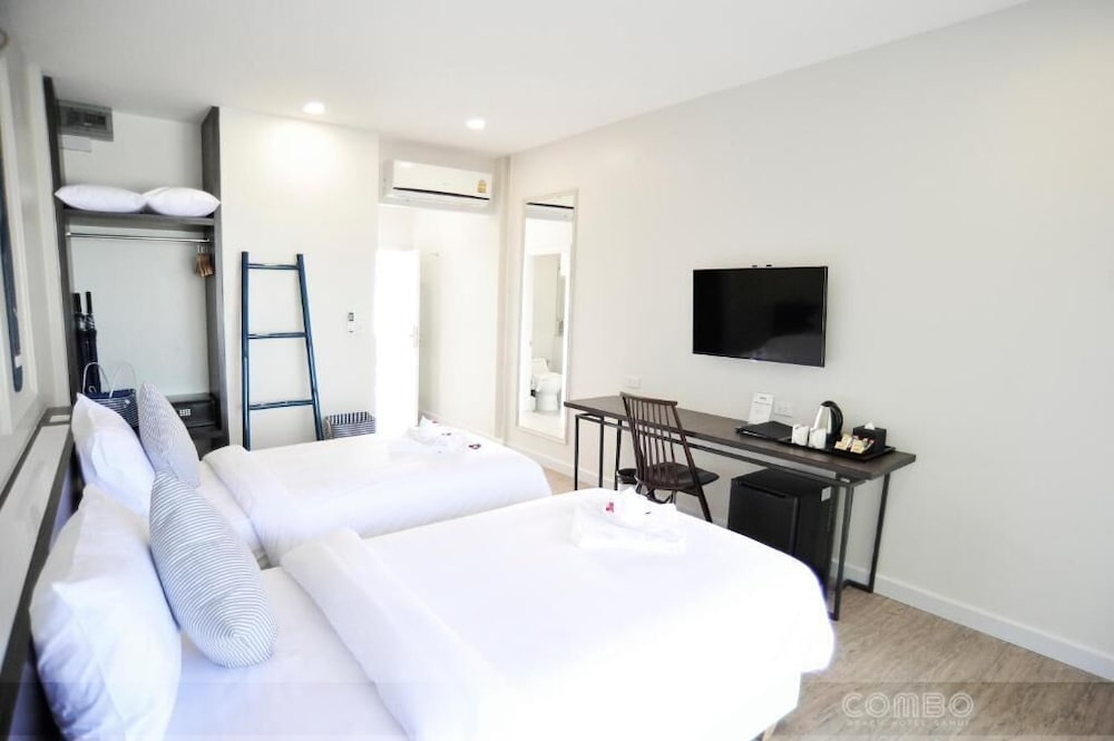 Premier Deluxe Twin Room photo 1