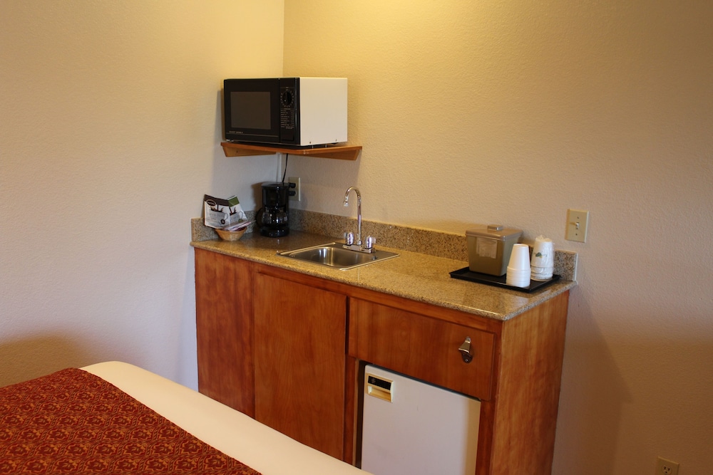 Junior Studio Suite, 1 King Bed photo 3