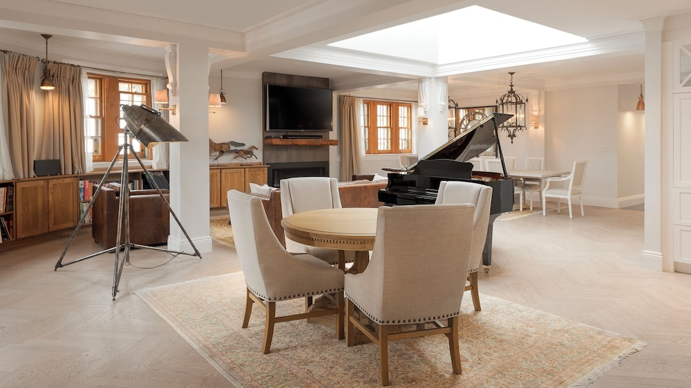 Royal Suite (Building B, No Pets allowed, No groups) - Photo 2