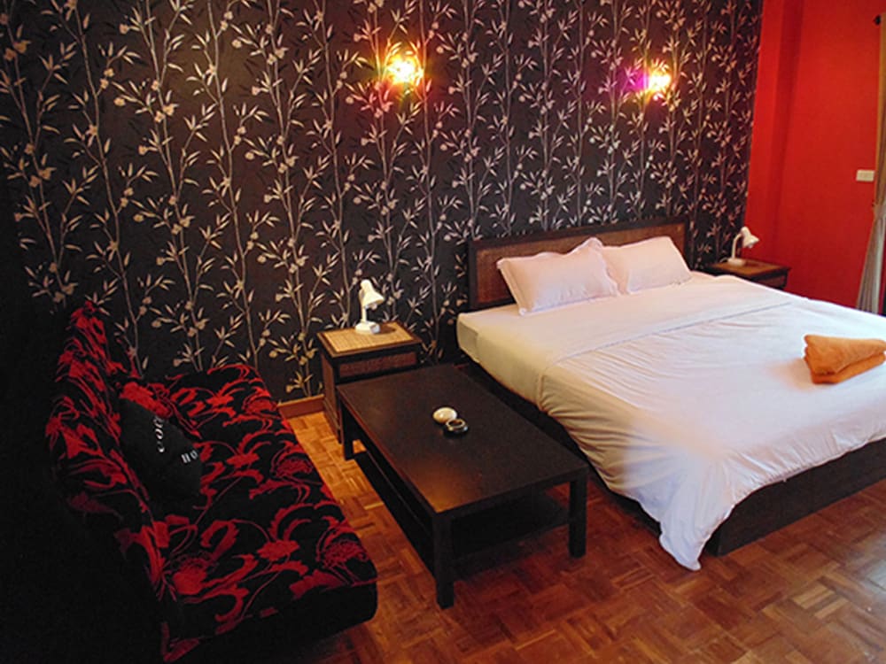 Standard Double Room, 1 King Bed, Pool View photo 2