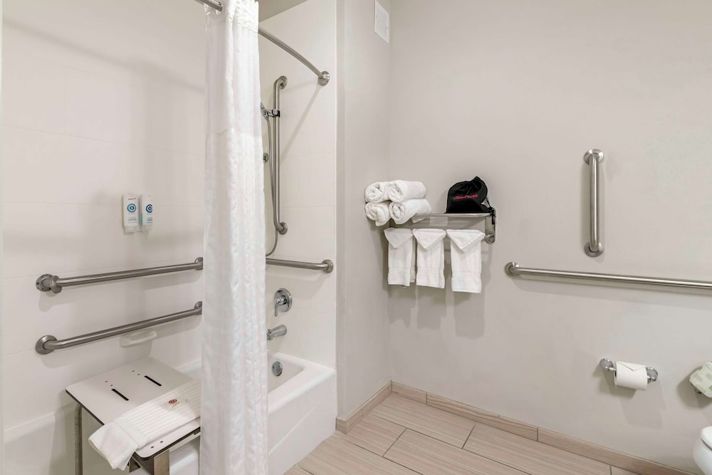 Suite, Multiple Beds, Accessible, Non Smoking photo 2