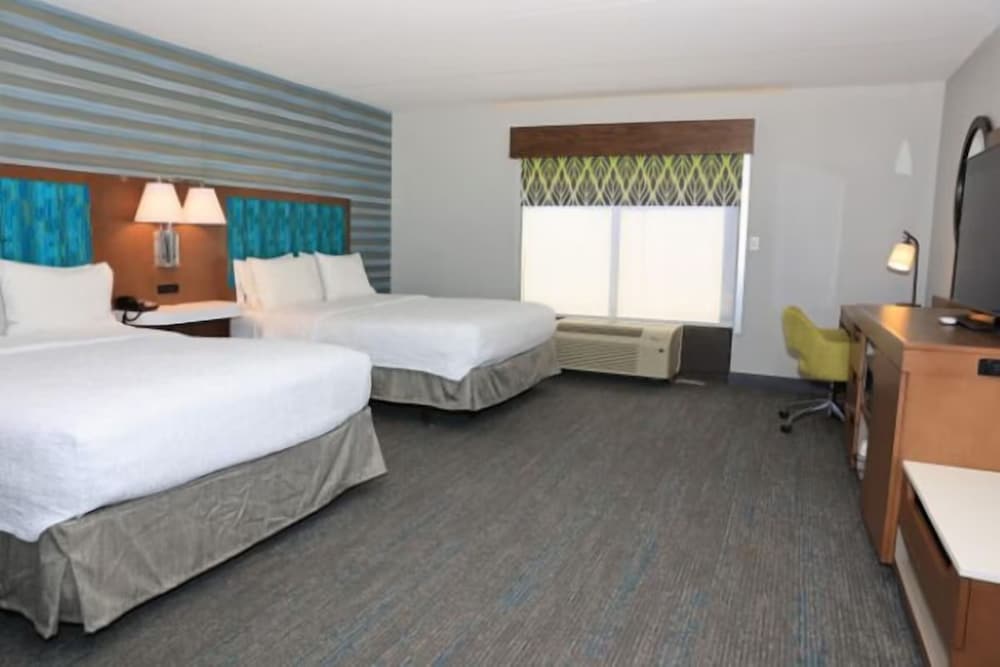 Two Queen Beds, Non-Smoking - Photo 1